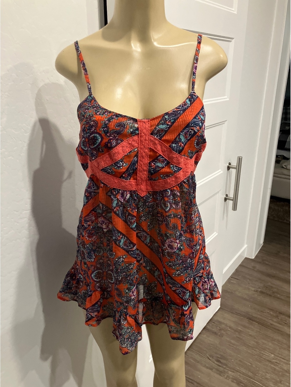 Pre-Loved Women's Orange and Multi-Color Paisley Print Spaghetti Strap Tank Top